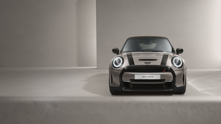 MINI 3 puertas Hatch – vista lateral – gris y negro