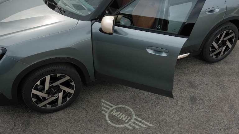 MINI Countryman - exterior - luz de bienvenida