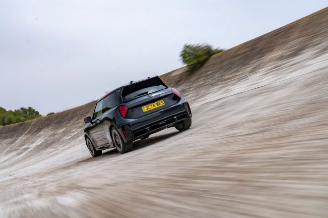 MINI JCW Eléctrico en pista